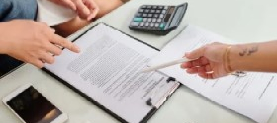 Quando o contrato falha… Quem escuta o que não está no papel?